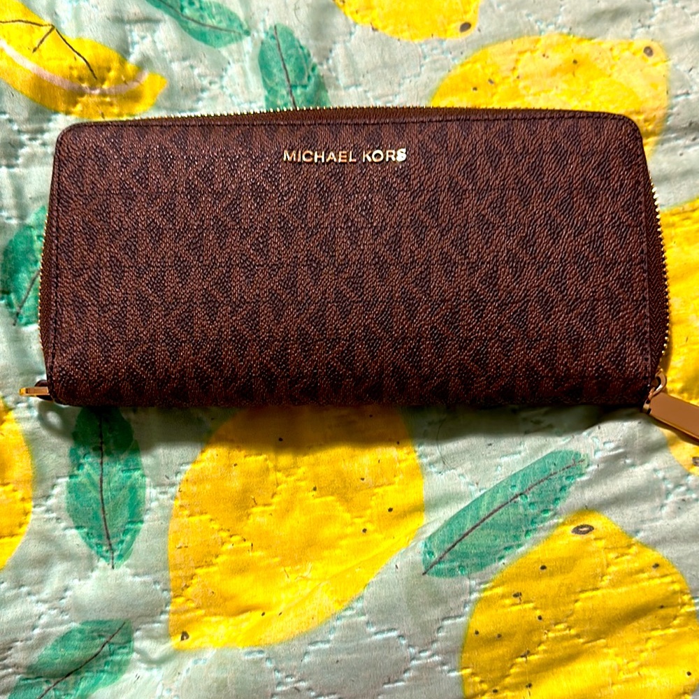 Michael Kors Continental Wallet